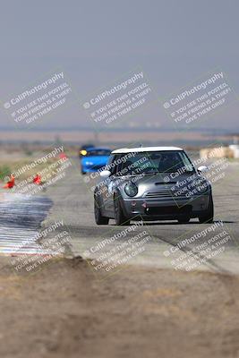 media/Sep-20-2025-Extreme Speed (Sat) [[1fcc23683c]]/Orange (Mid Intermediate)/Session 2 (Sunrise)/